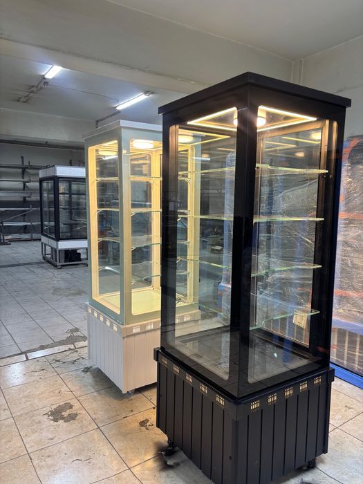 Хладилна витрина вертикална