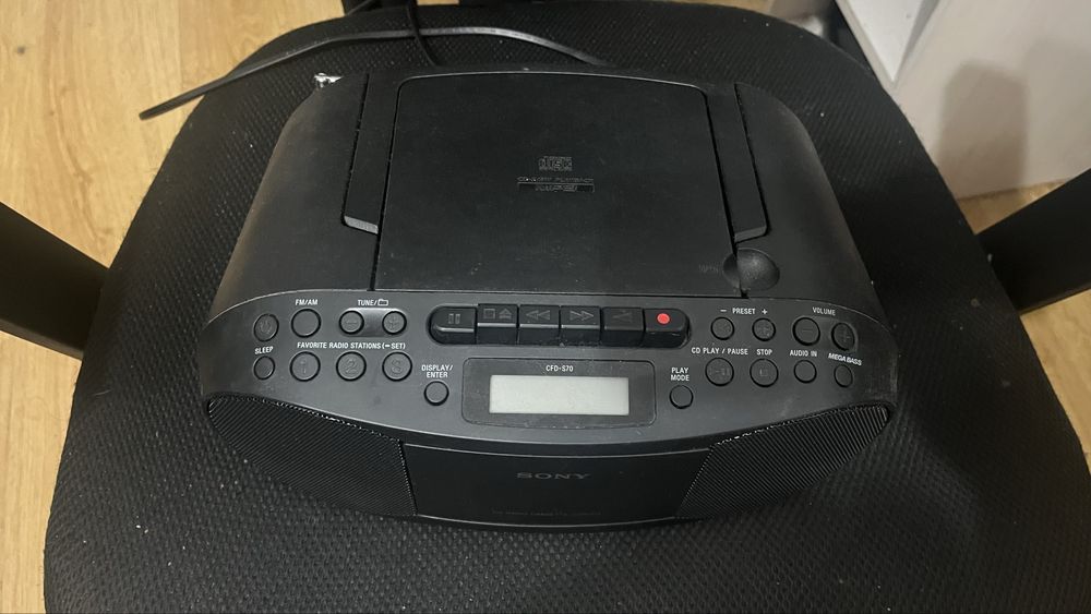 Cd player & casetofon Sony CFDS70