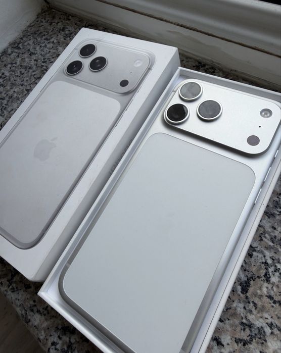 Vand iphone 17 pro , 256 gb 34 de cicluri de incarcare ,