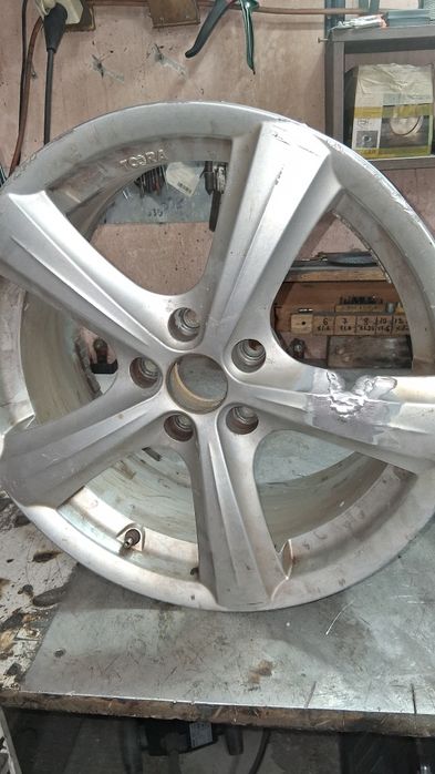 Sudor aluminiu jante de aliaj.