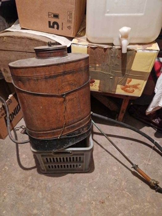 Продавам ретро медна пръскачка - за работа или декорация