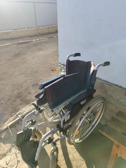 Инвалидная коляска
