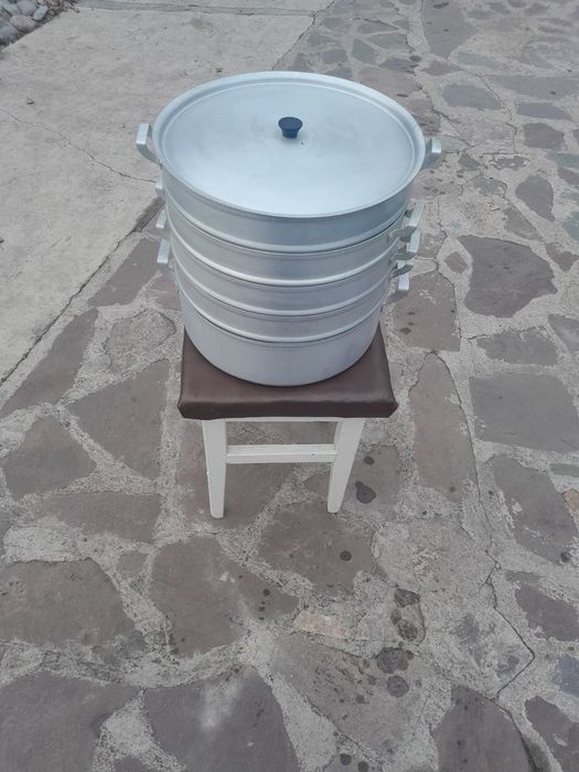 Продам кастрюли мантоварку