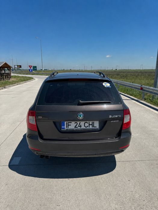 SKODA Superb 2012 — imagine 4