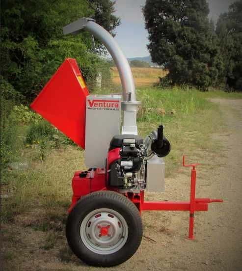 Tocator de crengi, resturi vegetale cu motor pe benzina 22cp Ventura