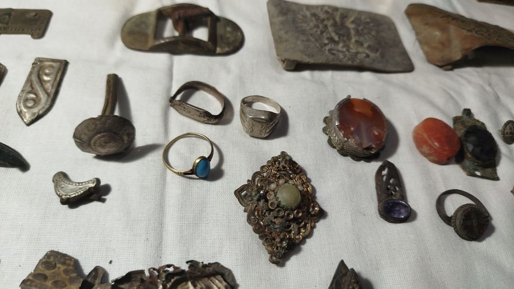 В продаже монеты и риликвии