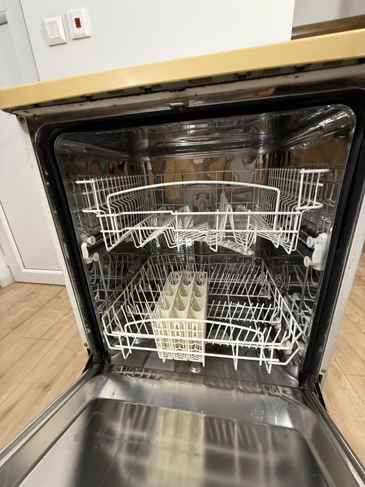 Садомиалня Midea
