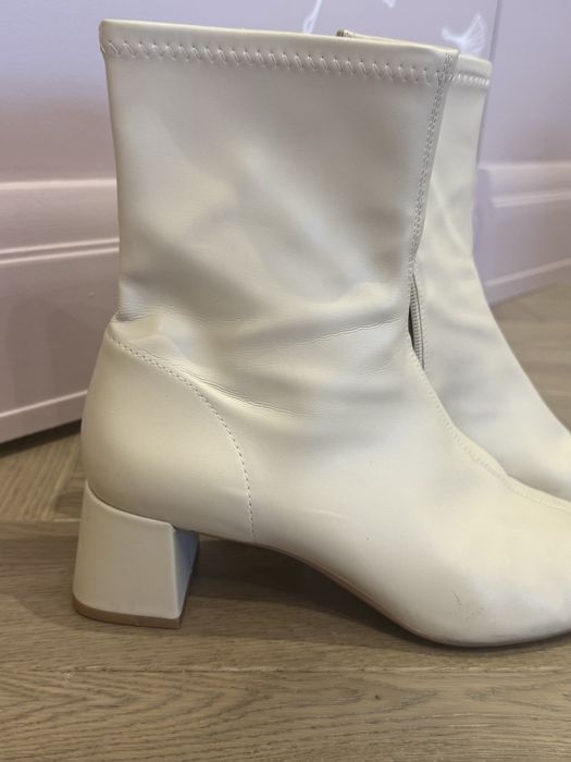 Сапожки на каблуке