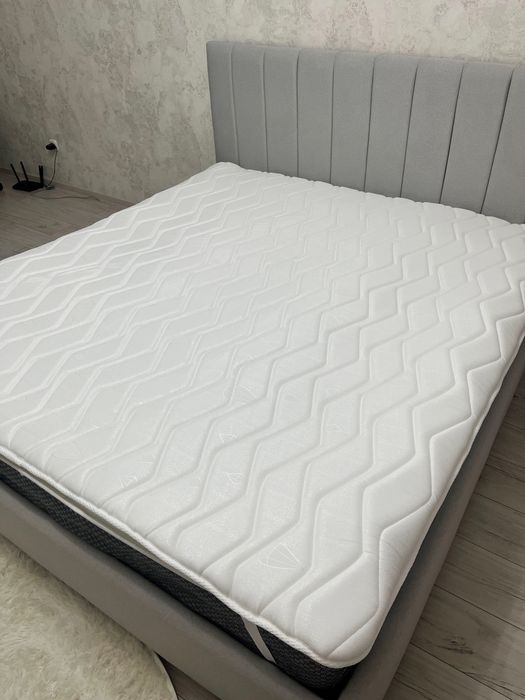 Продам Матрас топпер 180*200, толщина 5 см