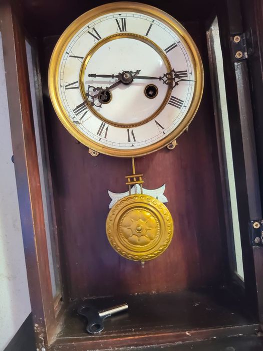 Ceas antic cu pendul
