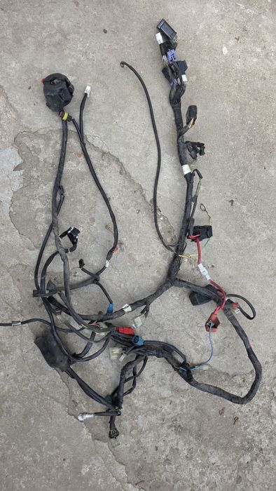 Vând piese yamaha yzf r125 gen1