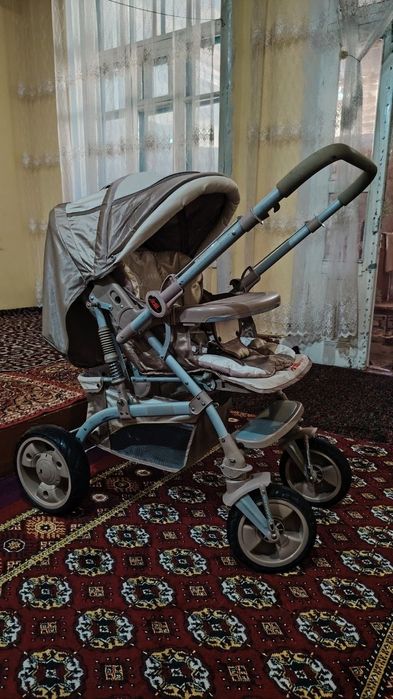 Коляска сотилади