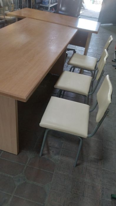 Продаётся офисные стол и стуля