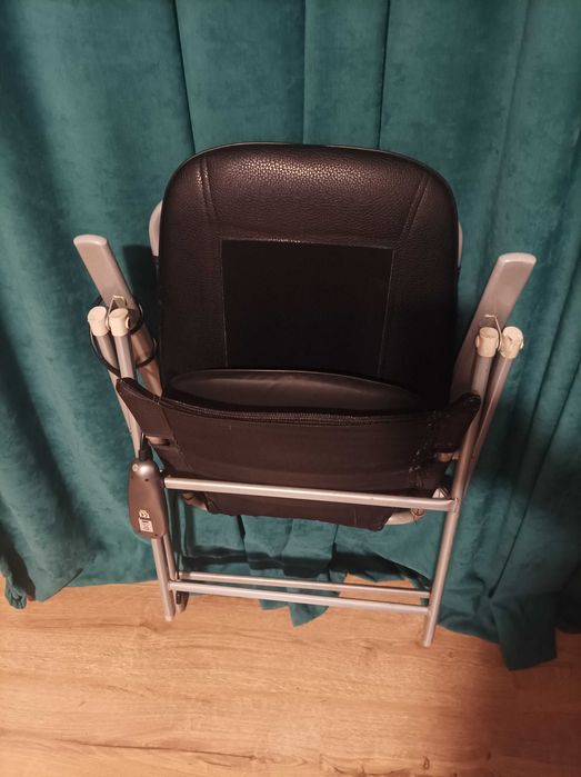 Scaun pliabil cu mai multe programe de masaj la sezut si spate