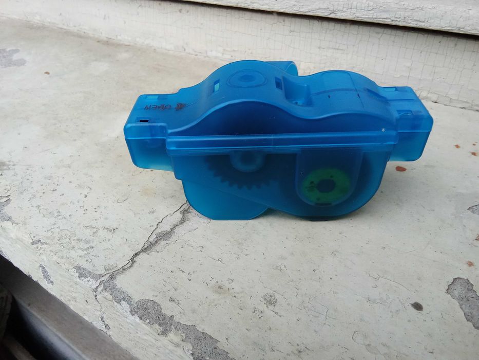 Устройство за миене и почистване на мото/вело и други вериги- НОВО