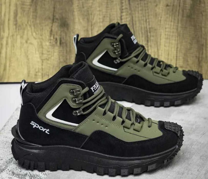 Стилни противоплъзгъщи обувки 44