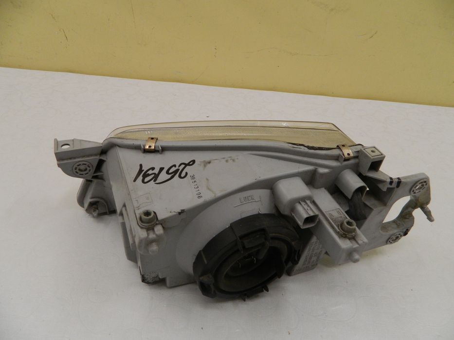Far dreapta Mazda 323, 1998, 1999, 2000, 2001, 2002, 2003