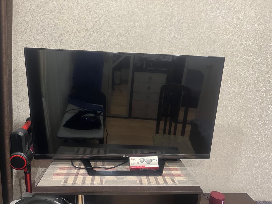 Продам срочно 3D телевизор с приставкой!