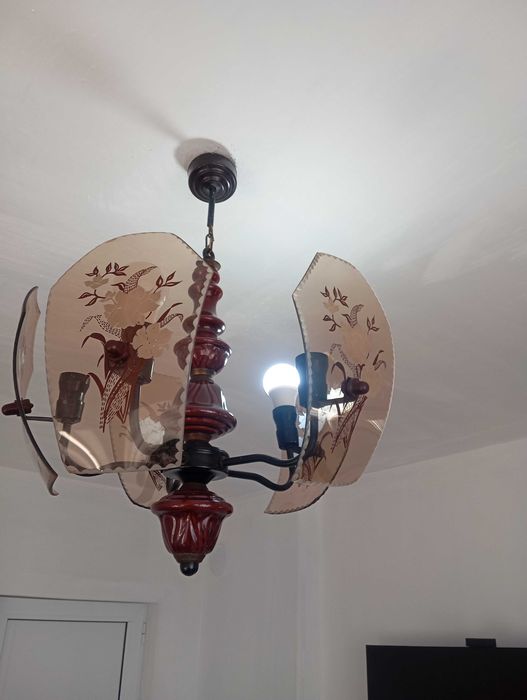 Полилей / осветително тяло