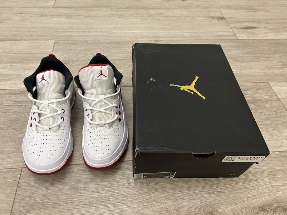 Продам Nike Jordan Max Aura 5 (white) размер 42,5.
