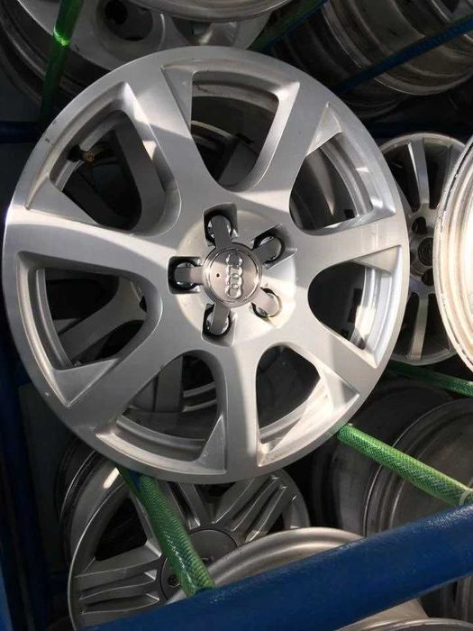 Audi Q3 2.0D на части!