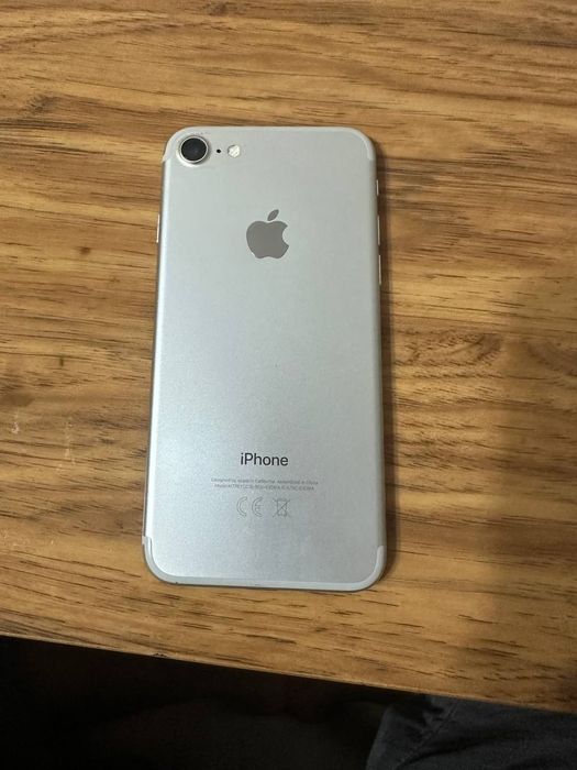 продается 7 iPhone