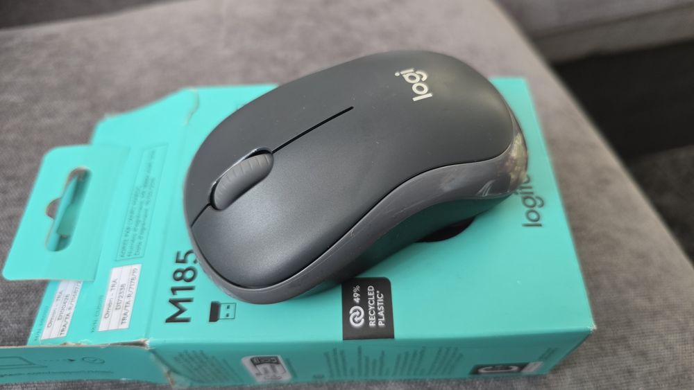 Безжична Мишка Logitech M185