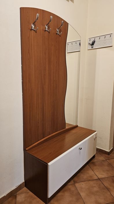 Cuier hol cu pantofar și oglindă – stare foarte bună