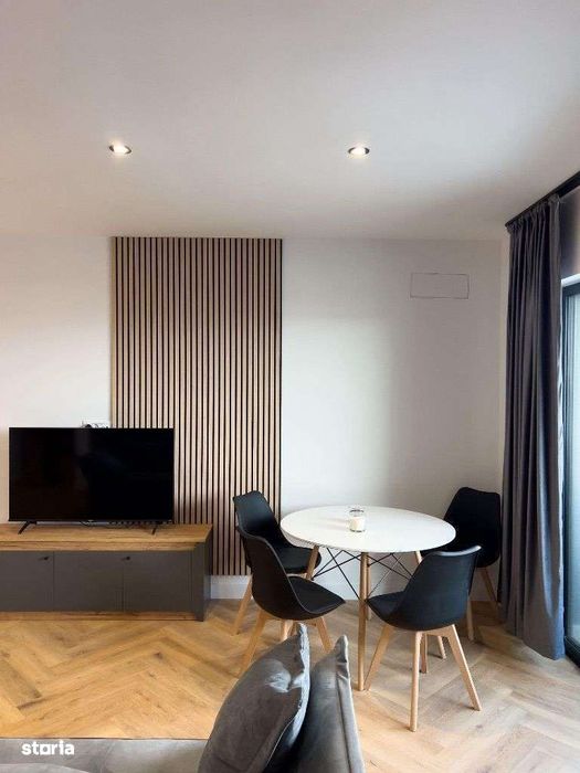 Inchiriez apartament