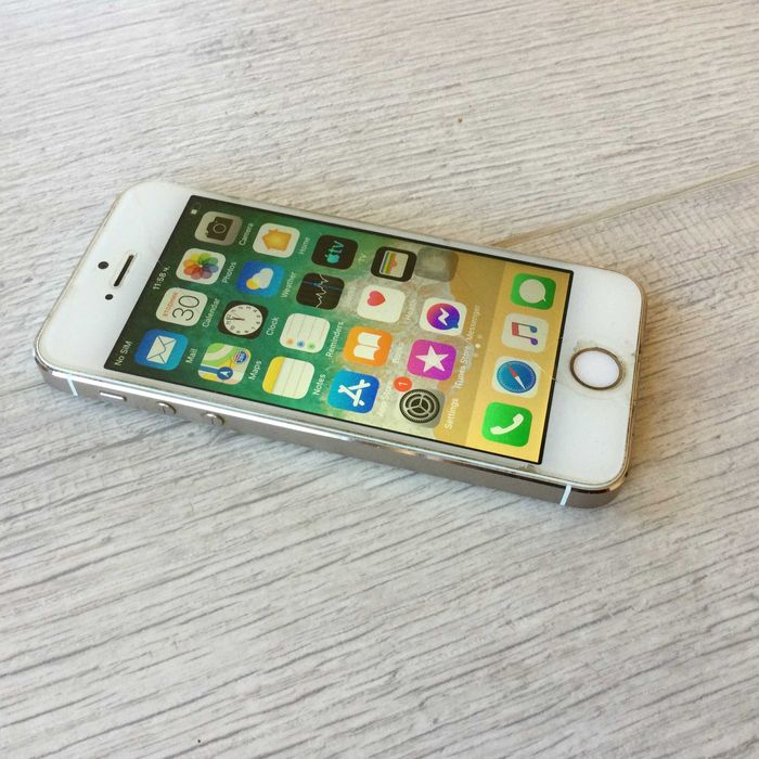 отличен IPHONE 5S GOLD 16 GB Айфон 5s без забележки от САЩ
