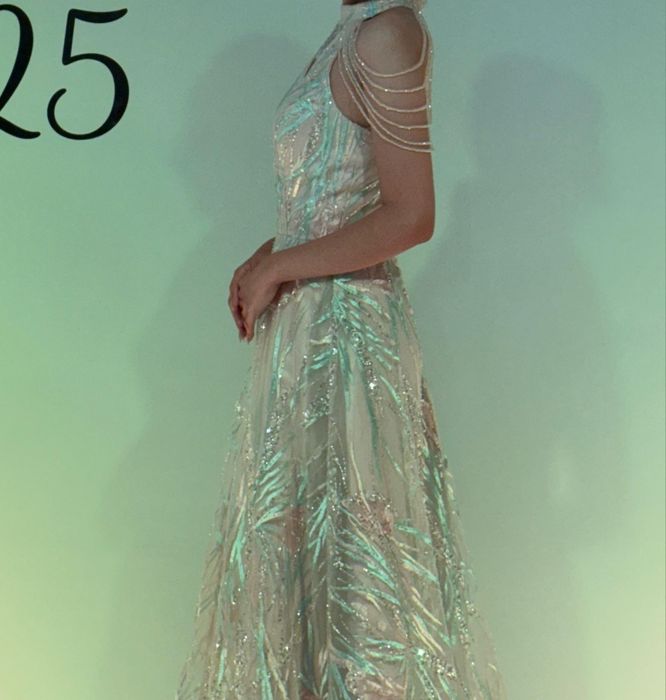 Вечернее платье в пол с пайетками