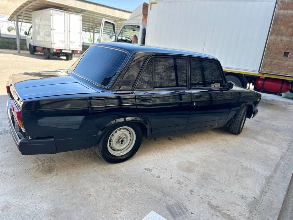 Vaz 2107 sotiladi.holati ideal