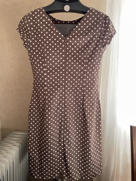 Элегантное платье футляр в горошек, Европейского бренда Comma