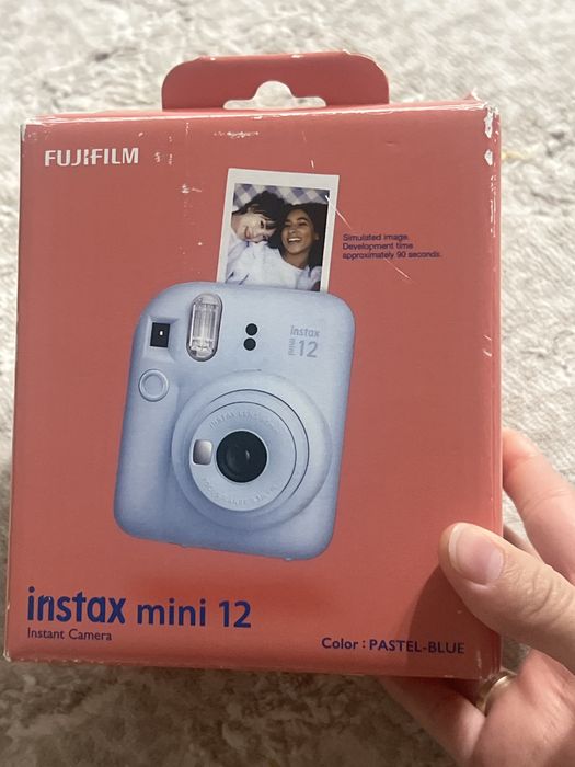 Продаю Instax mini 12