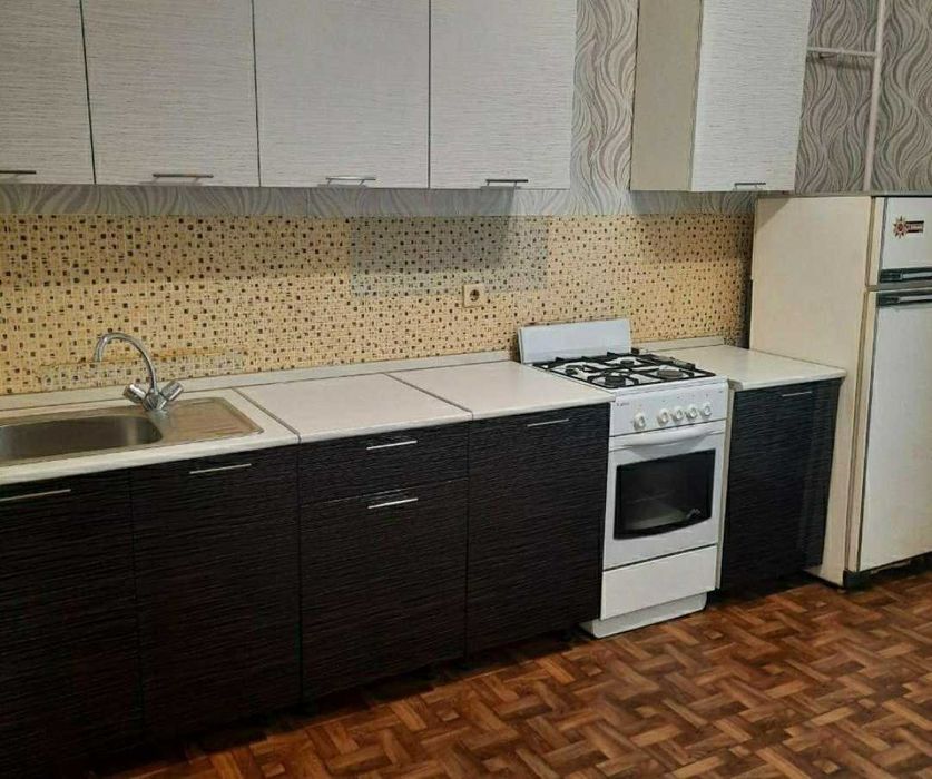 Сдается 1 ком. Район ПИРАМИСА