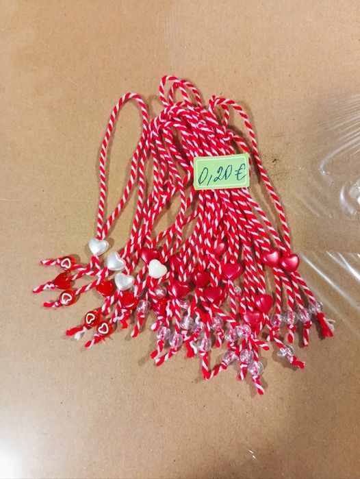 Разпродажба на мартенички