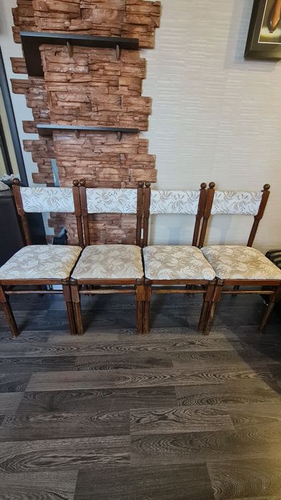 Продам 4 стула, крепкие