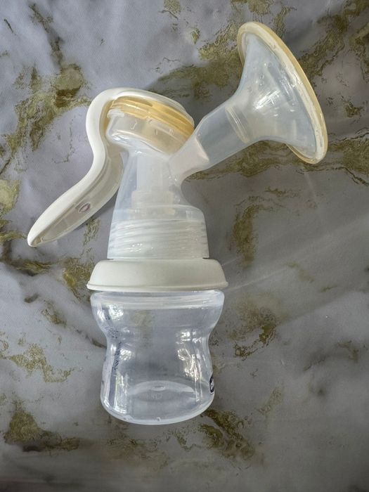 Ручной молокоотсос фирмы Chicco