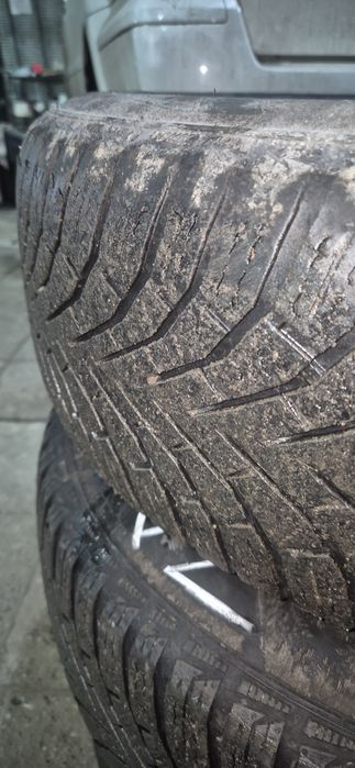 Шины с дисками в комплекте.