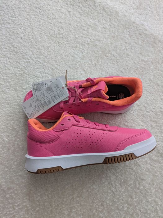 Продавам нови сникърси / кецове Adidas