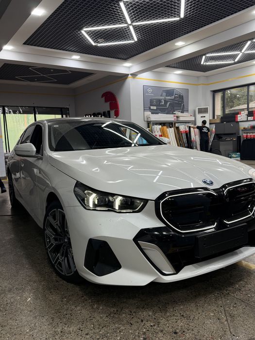 BMW i5 M Sport eDrive 40L Full option.