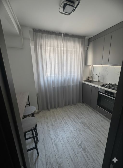 Proprietar, vând 3 camere Mobila (George Enescu) – Mobilat complet