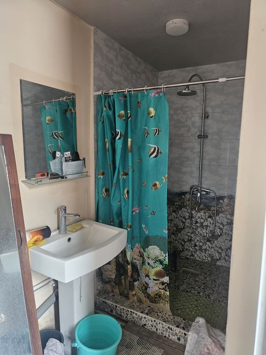 6 xona uy sotiladi xolati zor evro remont