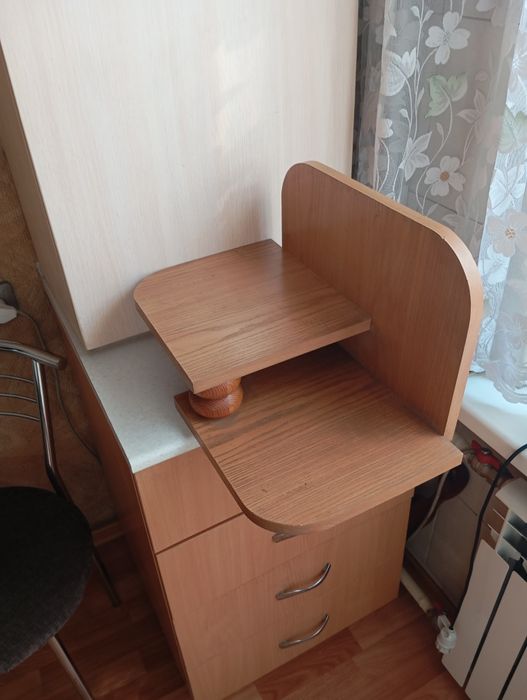 Продам полочки деревянные