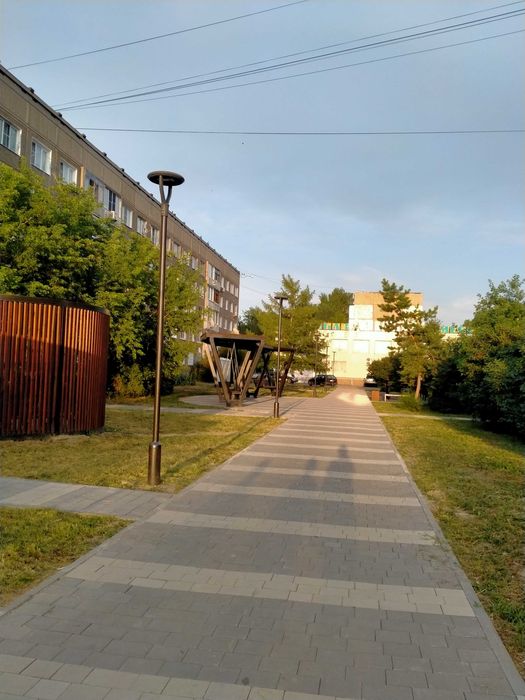 Продам 4-х комн.район Пристани,2/5 эт..