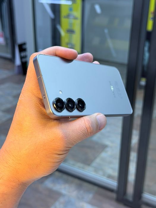 Samsung s25 в хорошем состоянии