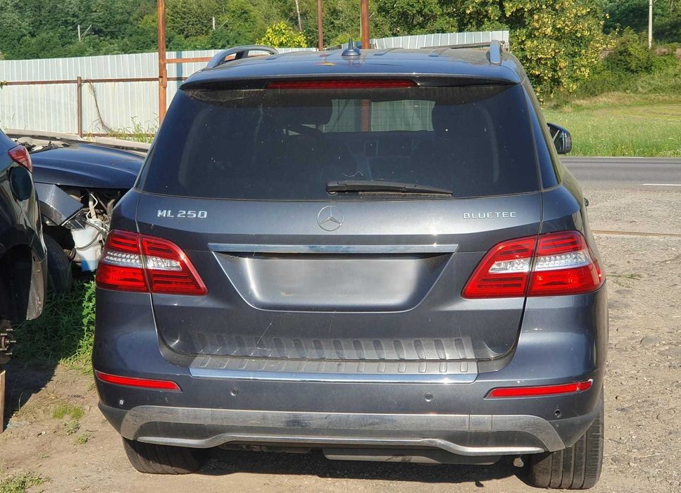 Dezmembrez Mercedes W166 ML 250 2.2D Auto 2013
