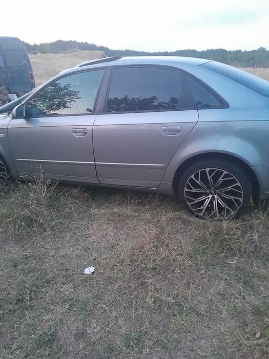 Ауди а4  б7  на части