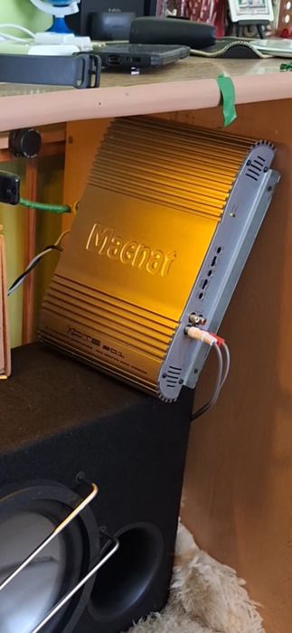 Продавам бас каса Clarion