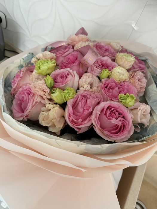 Продаю цветы подарили